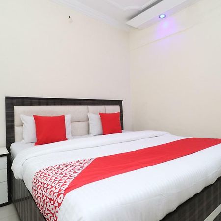 Oyo 37721 Hotel Kings ปะทานโกต ภายนอก รูปภาพ
