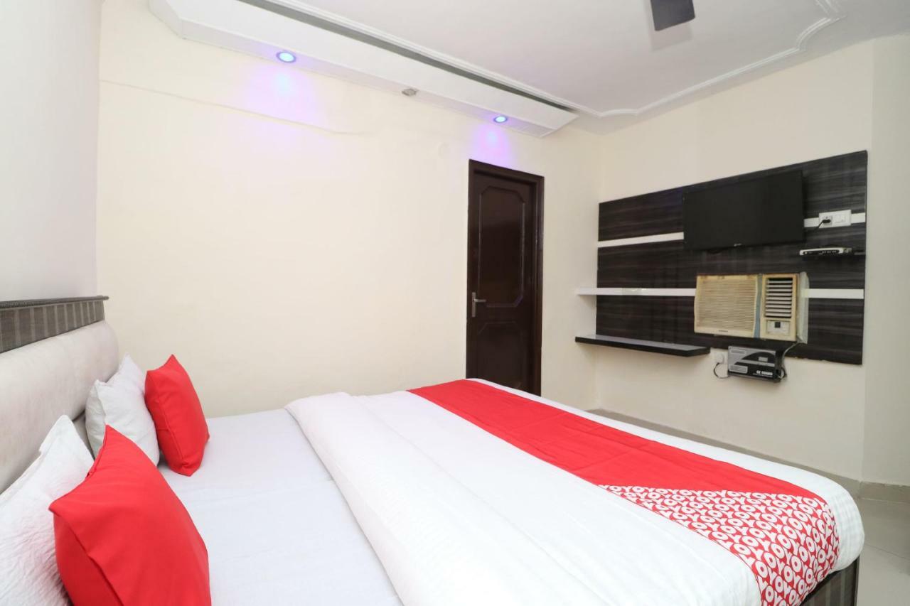 Oyo 37721 Hotel Kings ปะทานโกต ภายนอก รูปภาพ