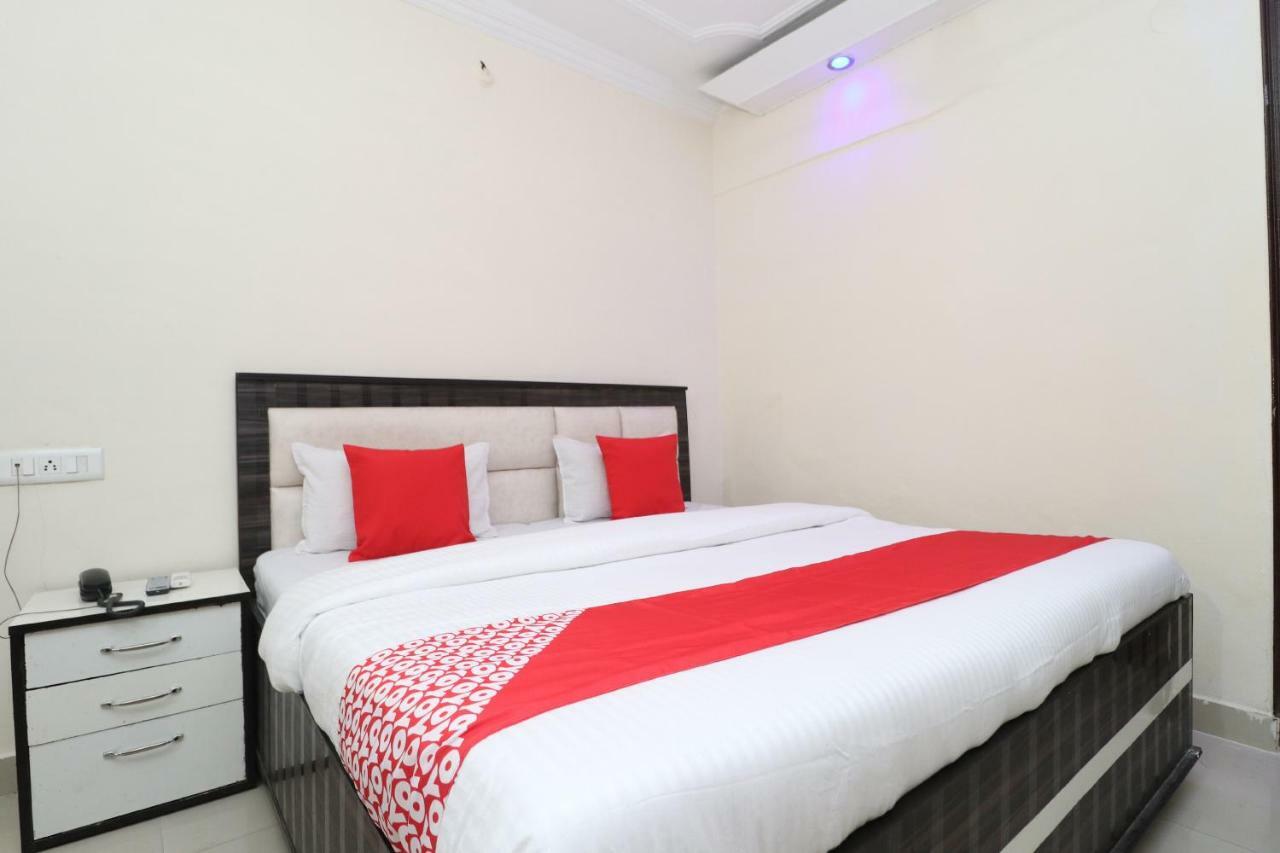 Oyo 37721 Hotel Kings ปะทานโกต ภายนอก รูปภาพ