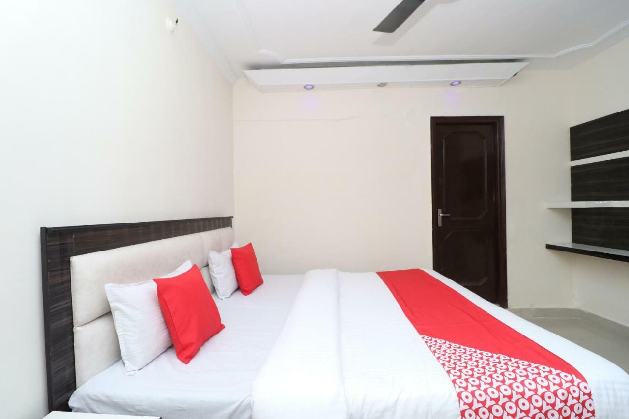 Oyo 37721 Hotel Kings ปะทานโกต ภายนอก รูปภาพ